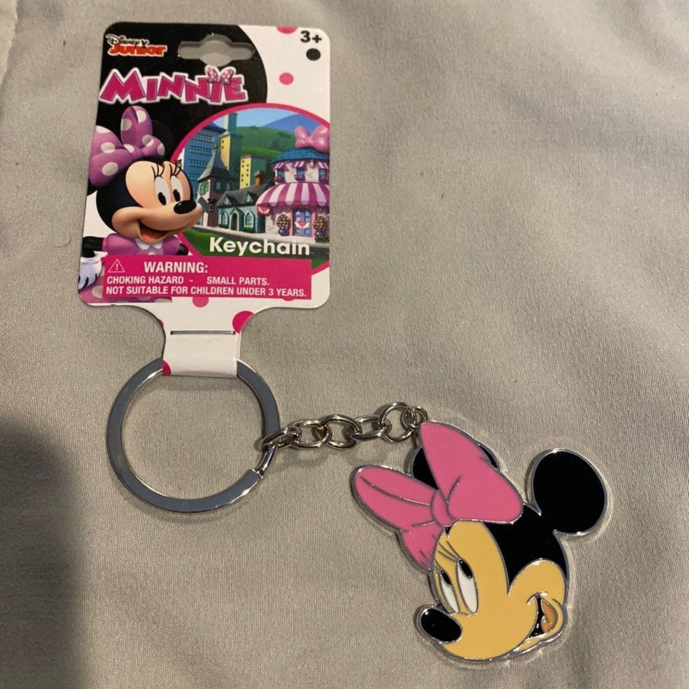 Minnie mouse keychain